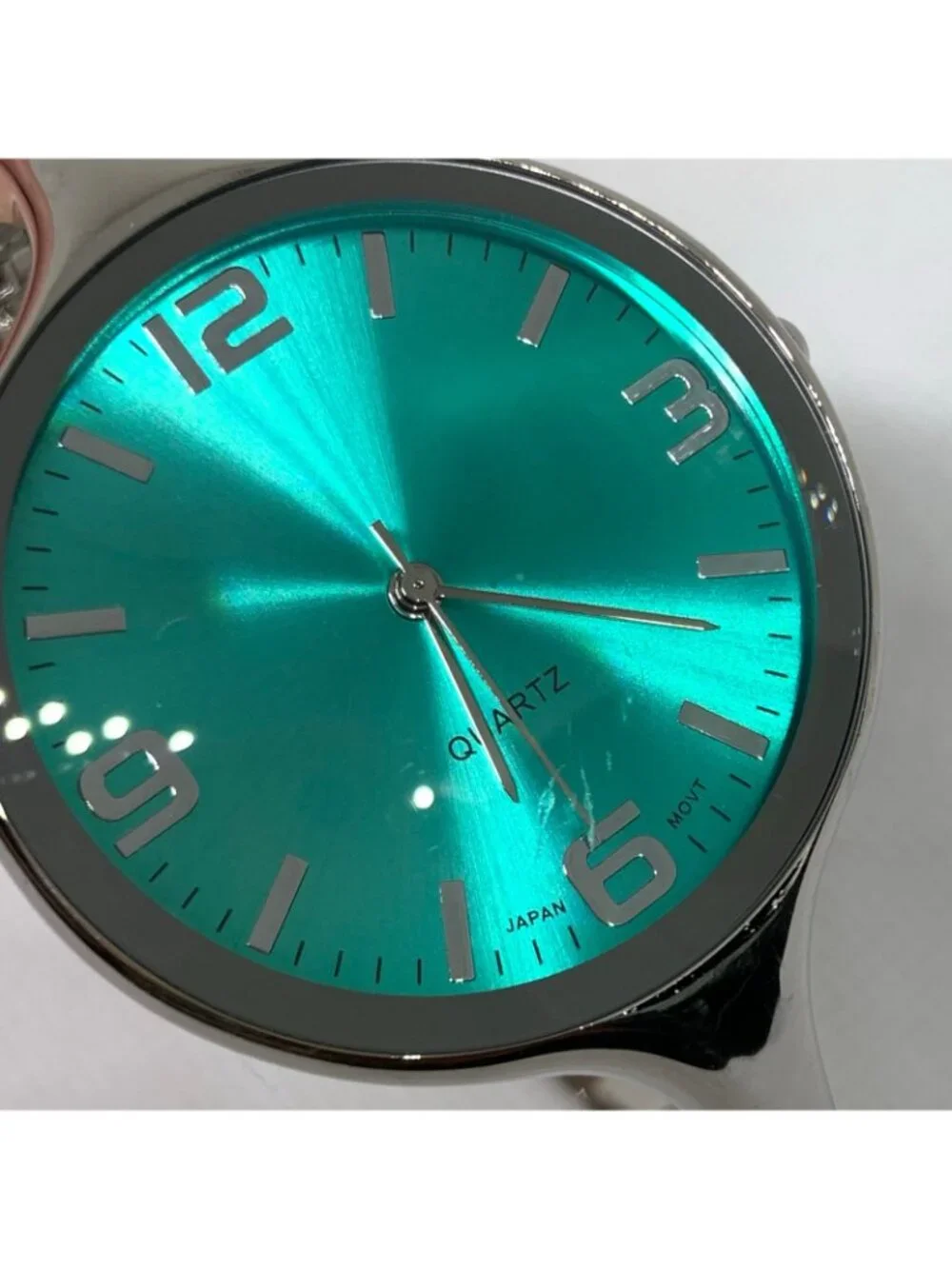 Women silver tone quartz analog watch green dial 38mm  bangle cuff band running
